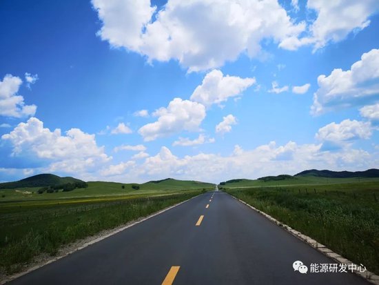 大幅累库及美联储鹰派打击市场情绪，油价回吐日内涨幅