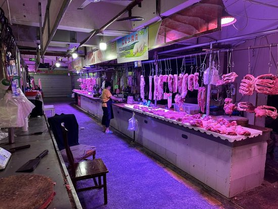 猪肉消费“烤”验来袭 养殖端“卖一头亏一头” 养猪人盼9月能回本