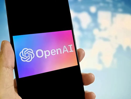 OpenAI进军AI硬件？联手苹果传奇设计师，连孙正义都眼红想投钱