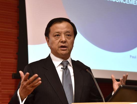 李小加突然宣布提前退休 谁会是继任者？