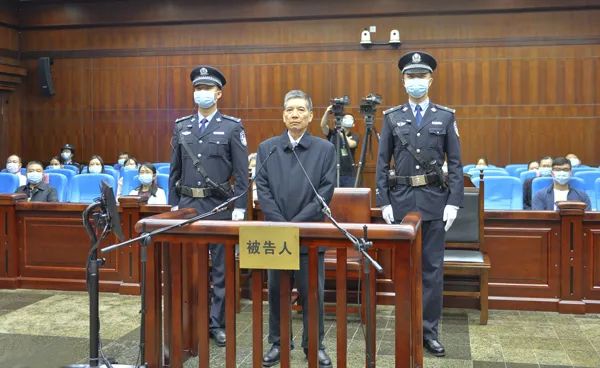 云南省委原常委曹建方听到这个数喃喃自语：我死定了