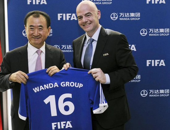 当地时间2016年3月18日，万达成为国际足联顶级赞助商，王健林、因凡蒂诺出席签约仪式