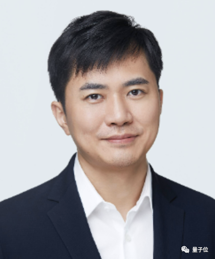 现任清华大学电子工程系主任,也是电子系首位80后系主任汪玉教授,则早