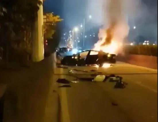 特斯拉回应广州致1死事故 超车发生碰撞事故知情人称方向盘无法回正 新浪财经 新浪网
