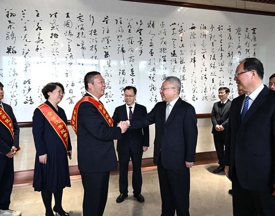  省委通知沈晓明与杨彬执手