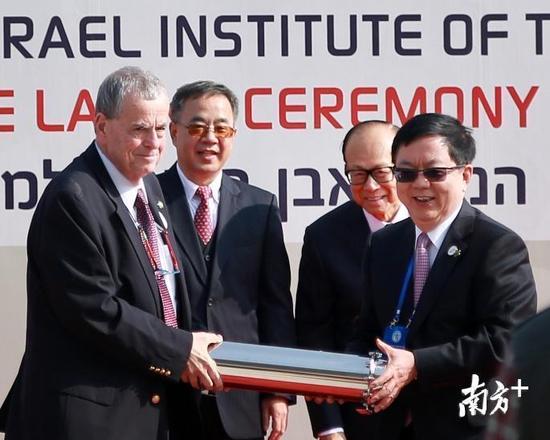 再见李嘉诚 宣布退休时他道出这些人生智慧