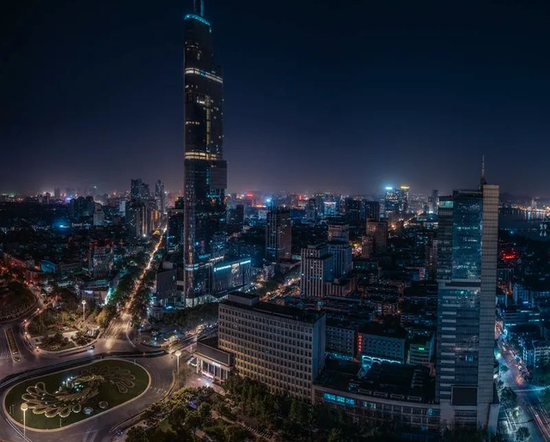 首次入榜城市GDP十强 南京是如何“逆袭”的？