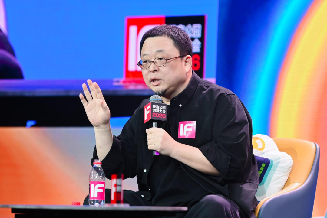 鲁中晨报:通福卡-罗永浩劝“鸡娃”父母适当松口气，管得严孩子很难有特别好的成就