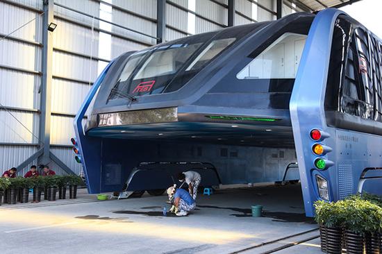 巴铁争议中潜行:有新政府订单 要在张家口建示范线