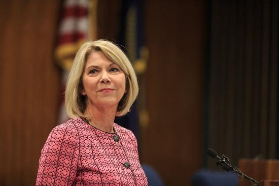 
	奥马哈市市长斯托瑟特 
