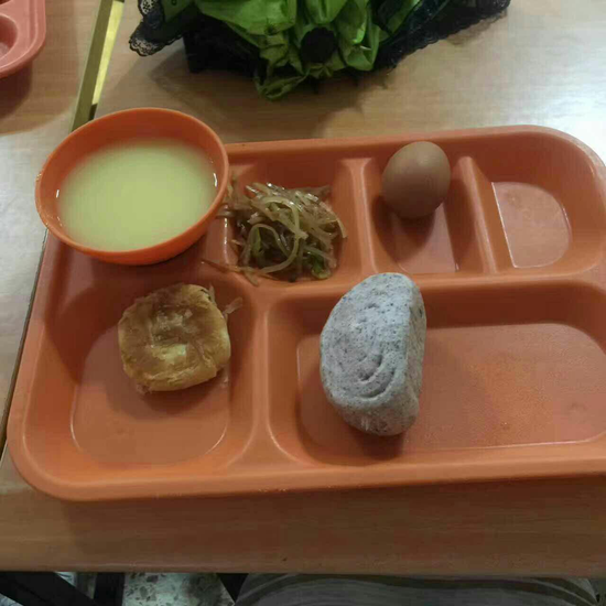 学生的早午饭。（图片由受访者提供）