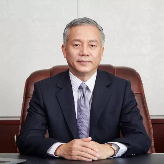 广州银行董事长黄子励获年度城商行创新领军人物