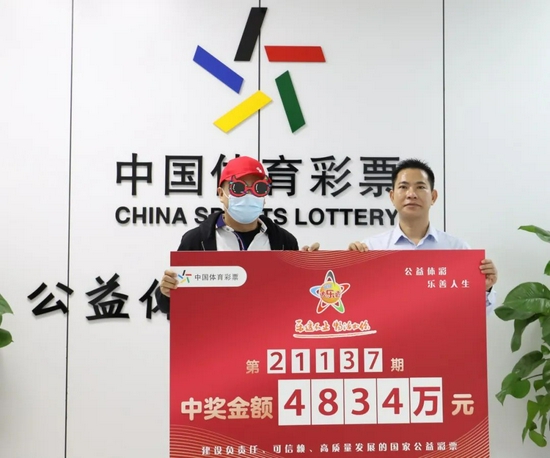 在传动体系方面匹配的是格特拉克7挡双聚散变速箱