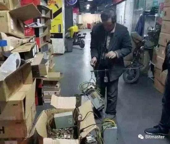 进入11月份,比特币领头下跌,整个币市主要缩水。