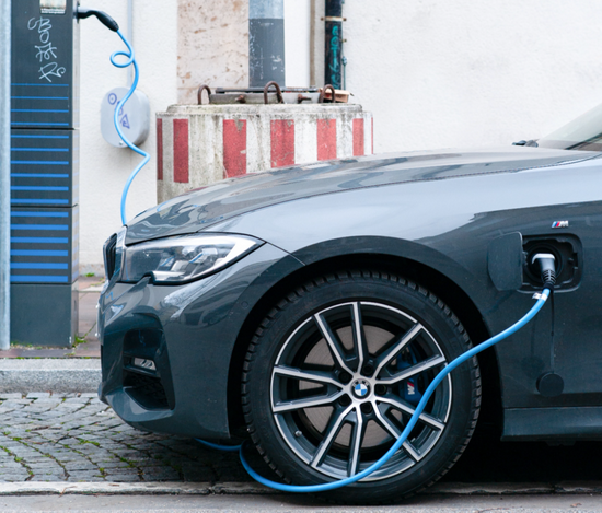 蔚来暴跌、小鹏夺冠，造车新势力变天了？