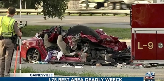 7月6日，佛罗里达州阿拉丘亚县发生一起辅助驾驶技术引起的车祸