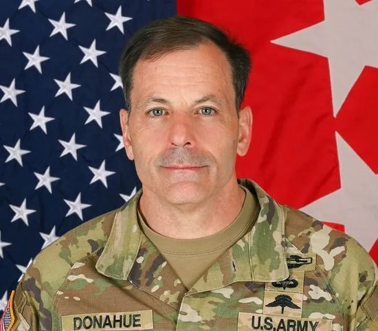  美国驻欧洲与非洲陆军司令克里斯托弗·多纳休（图片来自美国驻欧洲与非洲陆军司令部官方网站）