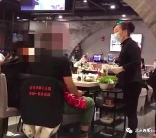 两人点千元火锅 服务员再三劝阻浪费是“多管闲事”吗？