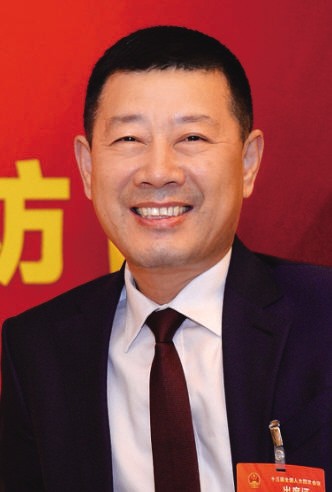 冷友斌：鼓励乳企产业创新 支持有条件的乳企建设规模化牧场