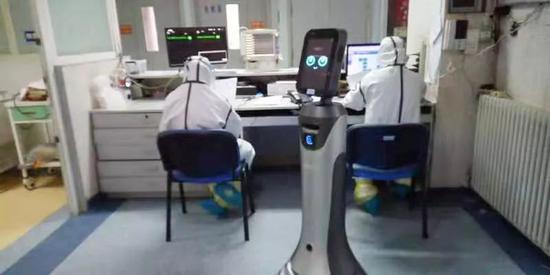 人工智能加入战＂疫＂队伍 机器人能“走”得更