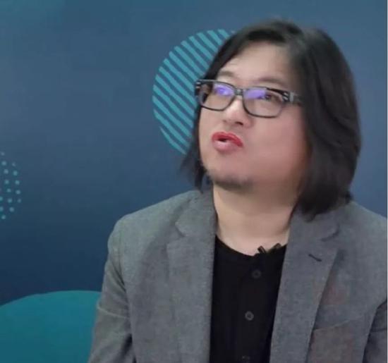 李佳琦给高晓松涂口红 直播间5秒售空40万斤大米