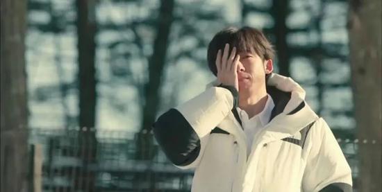 为了买件不丑的羽绒服 年轻人提前花光年终奖