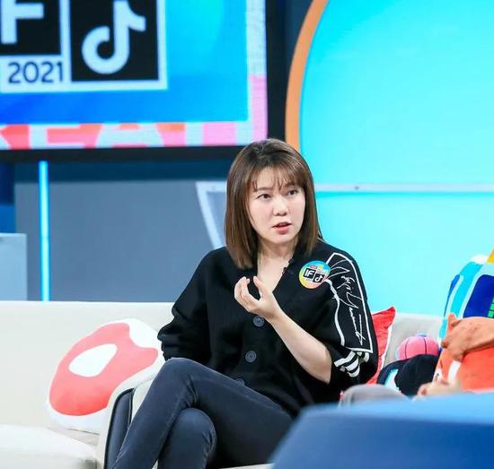 昨晚，这位80后女生主导抖音红包大战