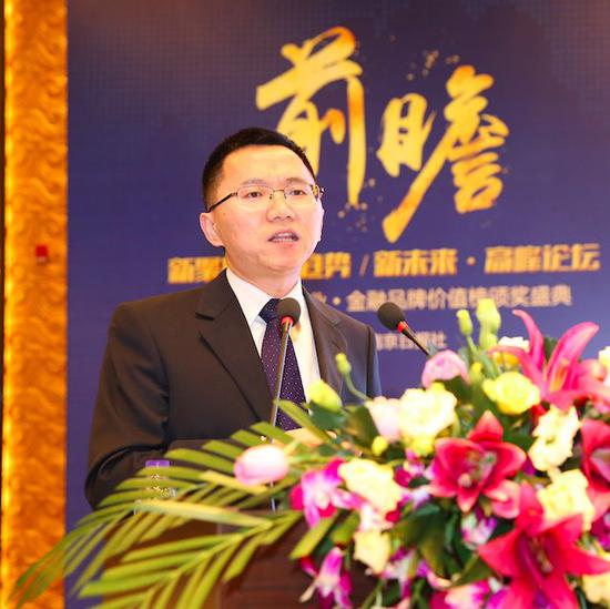 吴小平年轻人要敢于借债买房国家要敢于负债做经济