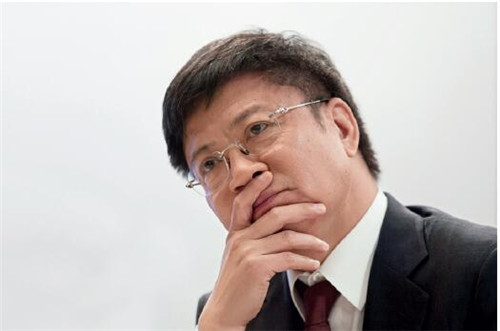 站在历史潮头十年：孙宏斌一手执矛一手握盾