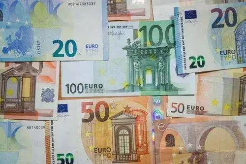 　▲欧元纸币。图片来源：新华社。