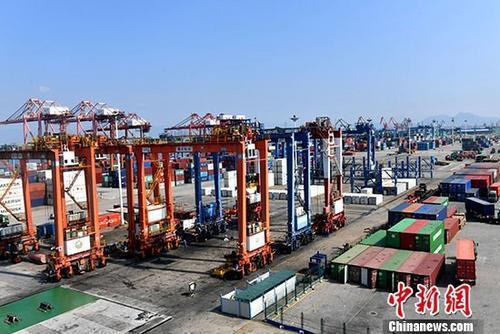 资料图：厦门海天集装箱码头。中新社记者 吕明 摄