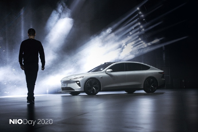 最大续航超1000公里：蔚来硬刚特斯拉 发布首款量产轿车