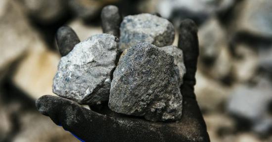 表示,近期铂族金属价格的飙升提振了矿商的利润,但这并不意味着他们