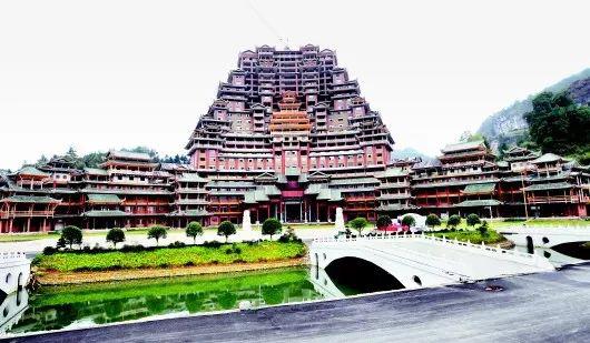贵州独山县负债400亿 还花2亿建“天下第一水司楼