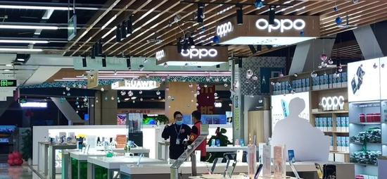 华为手机渠道商缺货：OPPO和VIVO正站在抢占华市场的C位
