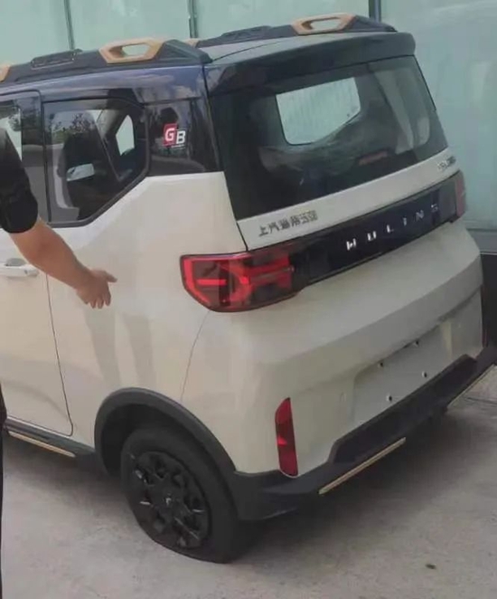 ▲潘先生的汽车左后方轮胎出现漏气问题（消费者供图）