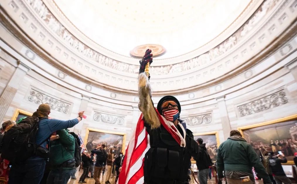 攻占国会山！美国竟乱成了这样