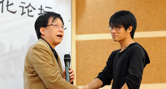 韩寒、路金波现身A股 易中天加持的果麦文化是家怎样的公司？