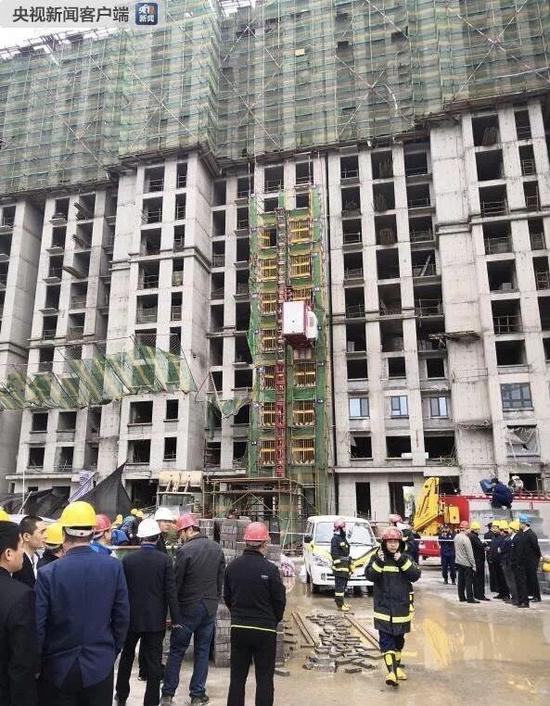 衡水翡翠华庭事故:施工电梯限载9人 事故却死
