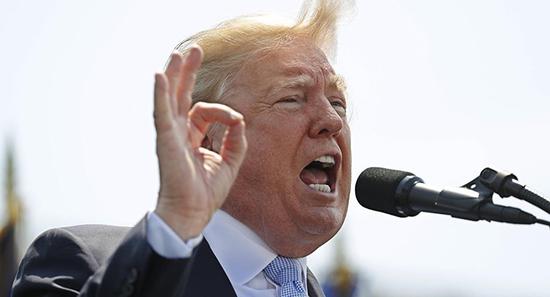 民调:特朗普支持率在美国政府停摆背景下降至