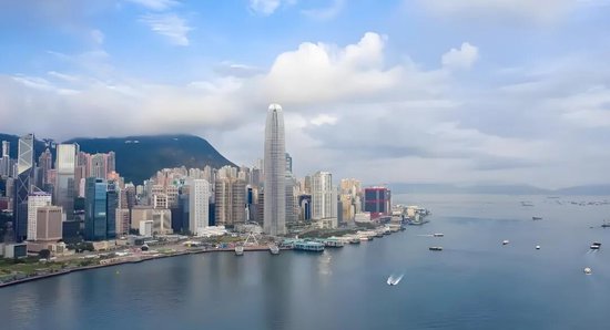 年内港股最大IPO，中际旭创估值重塑？