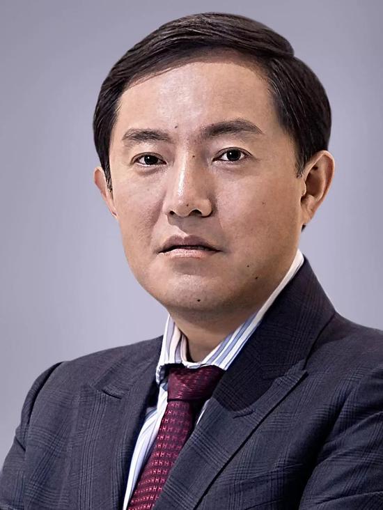 來看一下湯曉東此前的履歷: