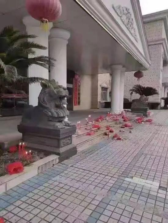 央视网评：努力工作、好好生活 财政局里没财神