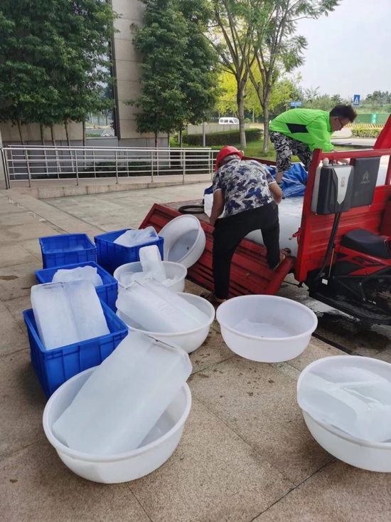 高温下限电的成都 |深度报道