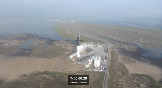 今日首次发射尝试在倒计时28秒左右被暂停，图片来自SpaceX