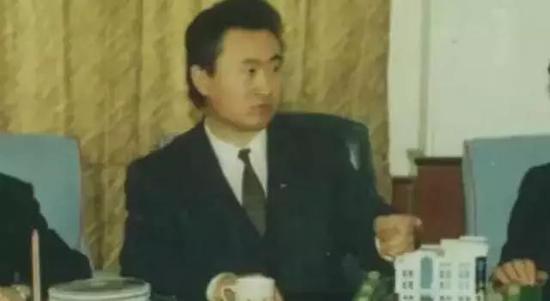 90年代年轻时的王健林