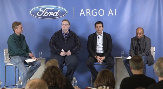 福特2017年2月宣布投资Argo AI现场，左一为Peter Range，左二为rBryan Salesky，图片来自福特官方