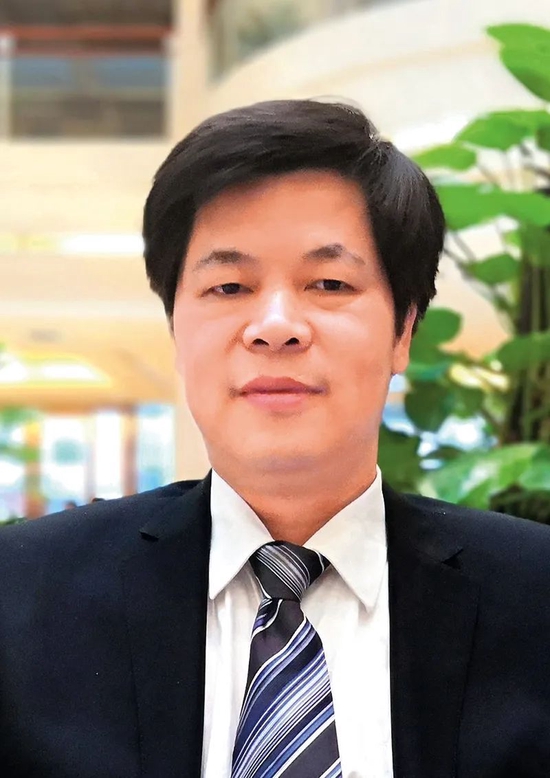 全国人大常委会委员、中国社会保障学会会长郑功成