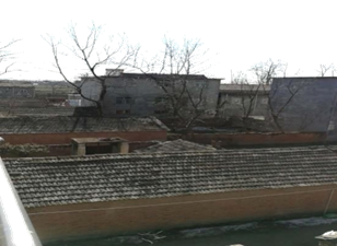 图5-3&nbsp;旧时代的老家房屋