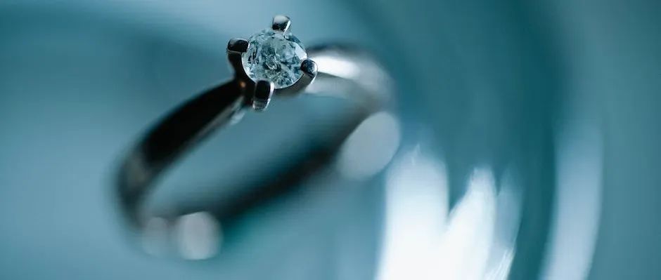 成本4000卖1.5万？DR钻戒引热议背后：A股33家公司毛利率超90%，茅台只能排在26位